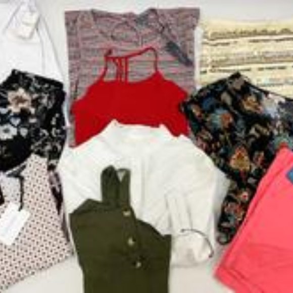 Sale 5 Mixed Clothing Box Lot Sale - Picture 6 of 16